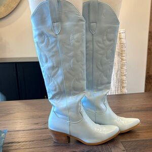 Women's Amazon Embroidered Boots Western Knee High Boots Pointed Toe